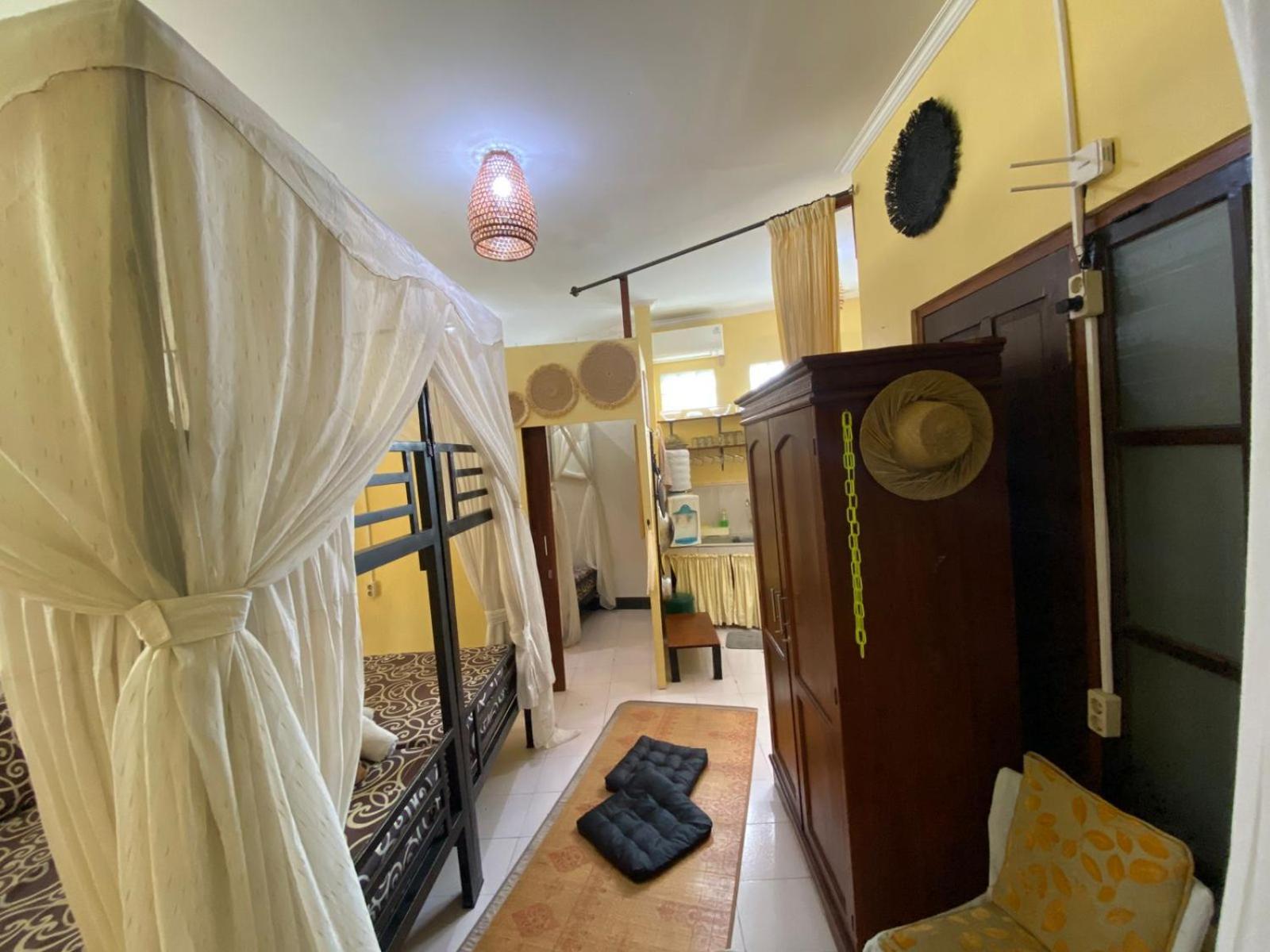 Coliving Bali Sweet Home Kost Lengkap Di Tabanan Kota ห้อง รูปภาพ