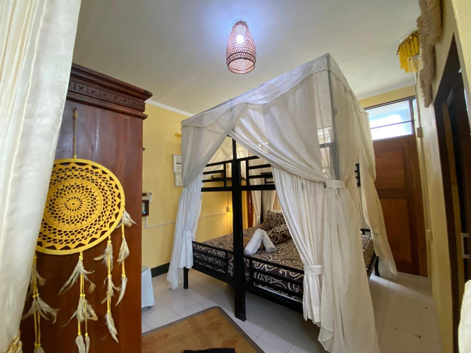 Coliving Bali Sweet Home Kost Lengkap Di Tabanan Kota ห้อง รูปภาพ